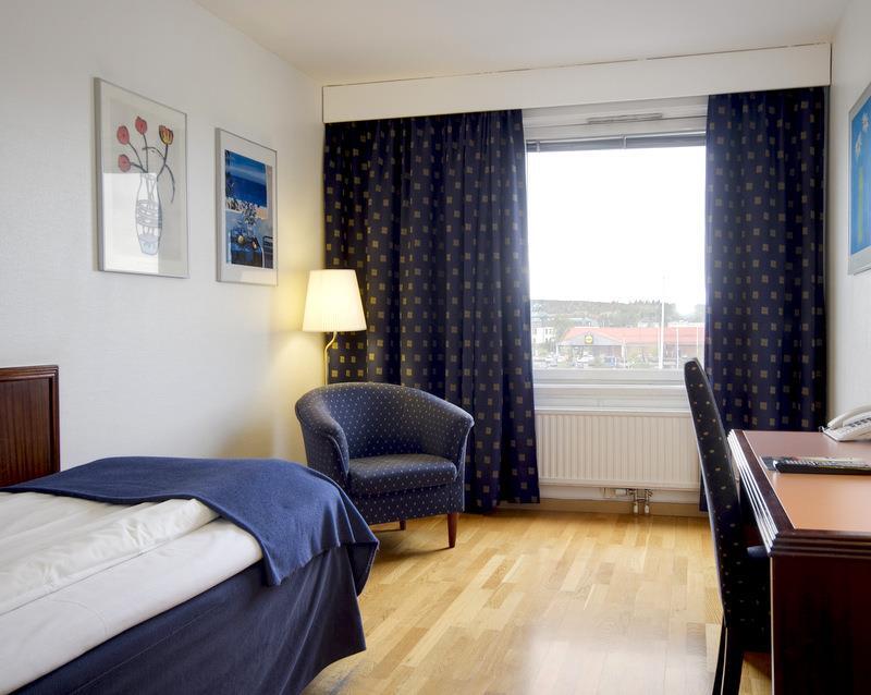 First Hotel Stadt Härnösand Oda fotoğraf